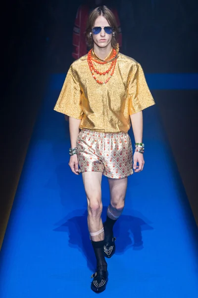 Look 45